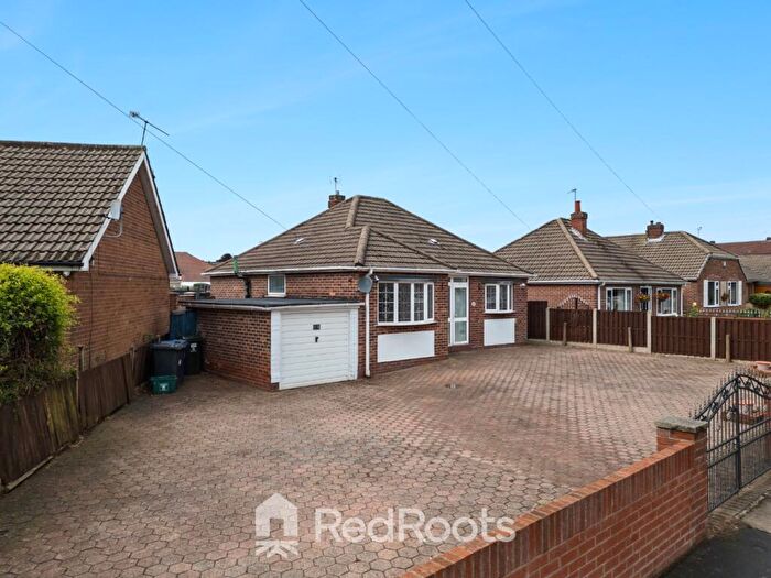 2 Bedroom Detached Bungalow For Sale In Amersall Road, Doncaster, South Yorkshire, DN5