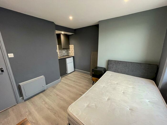 Studio To Rent In Middle Street, Brighton, BN1