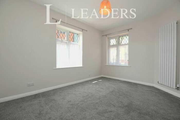 3 Bedroom Bungalow To Rent In Normanton Drive, Mansfield, NG18