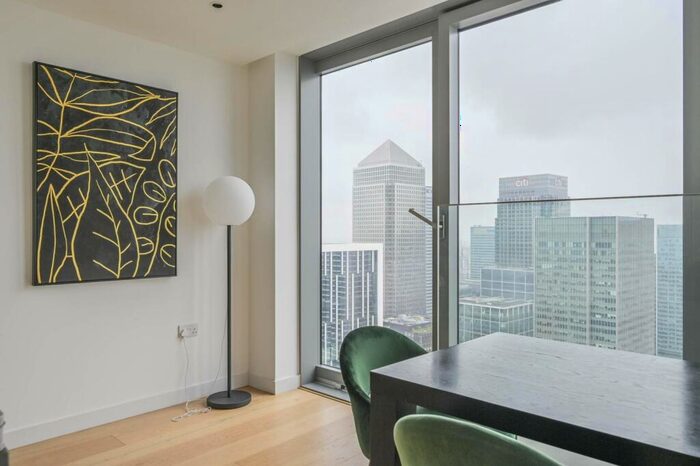 2 Bedroom Flat To Rent In Landmark Pinnacle, , Canary Wharf, London, E14