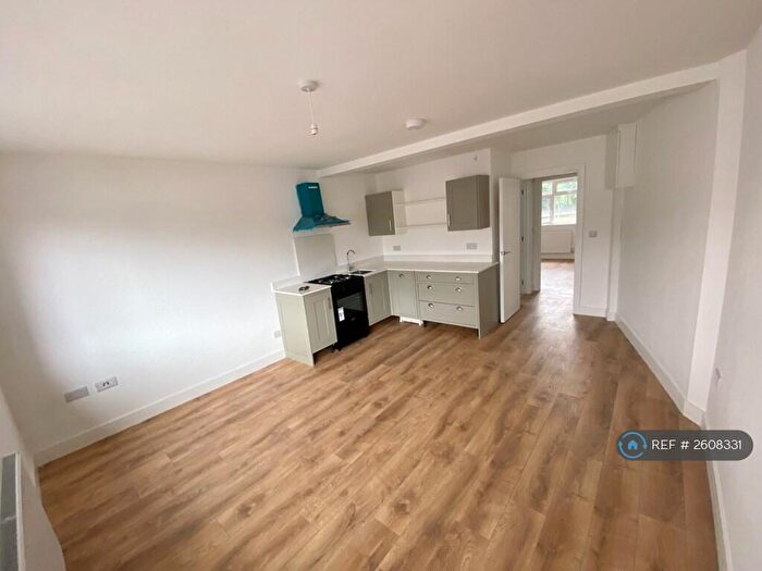 3 Bedroom Flat To Rent In Cecil Park Rd, Pinner, HA5
