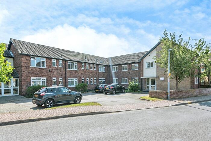 1 Bedroom Flat For Sale In East Street, Rochford, Essex, SS4
