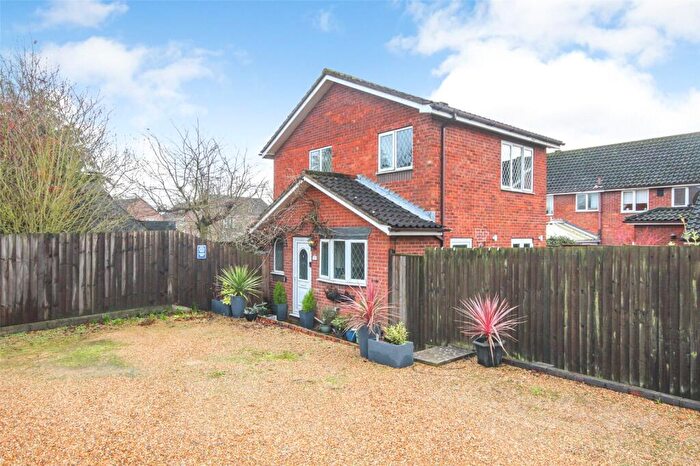 3 Bedroom Detached House For Sale In Oak Tree Road, Ampthill, Bedfordshire, MK45