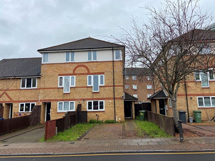 4 Bedroom Terraced House For Sale In Grove Street, London, SE8