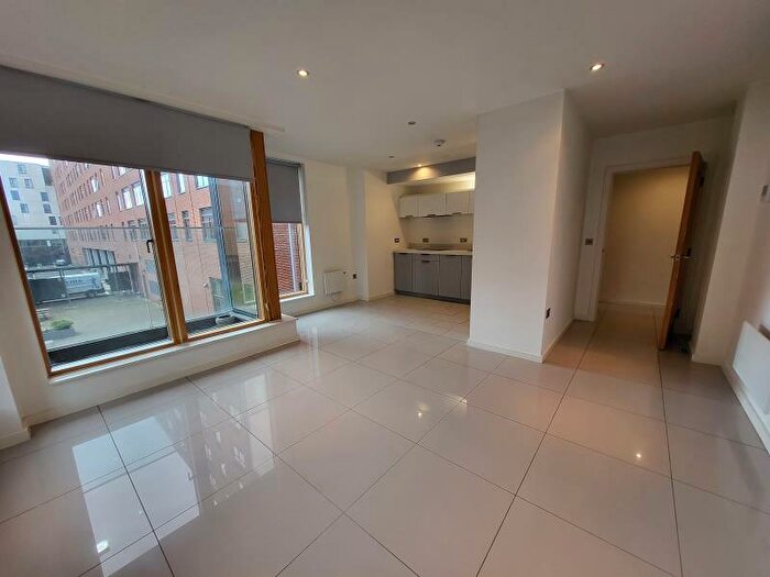 2 Bedroom Apartment To Rent In Apt . :: Ice Plant, M4