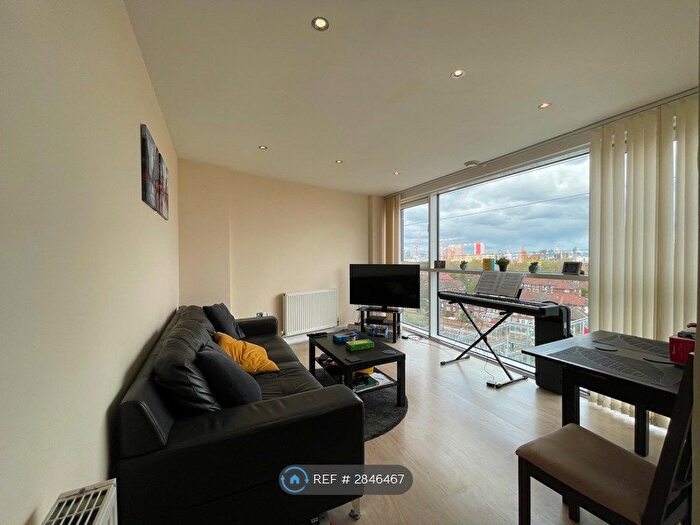 2 Bedroom Flat To Rent In Oceanis Apartments, London, E16