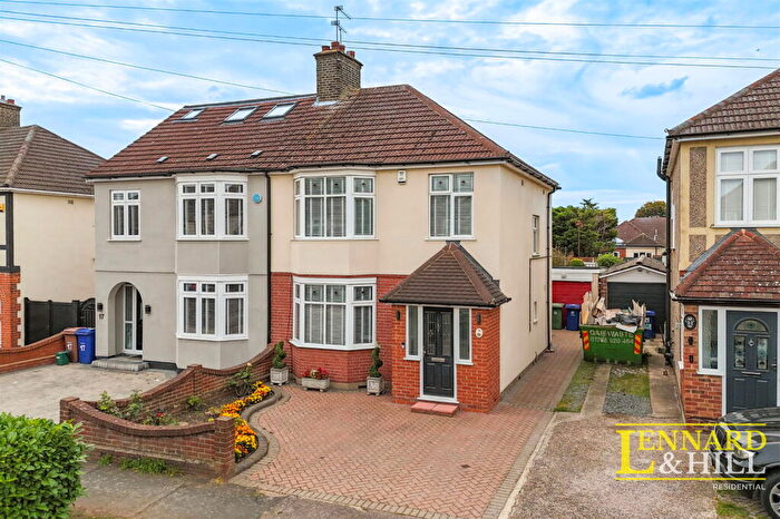 3 Bedroom Semi-Detached House For Sale In Nutberry Avenue, North Grays, RM16