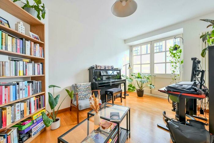 2 Bedroom Flat To Rent In Hoxton Market, Hoxton, London, N1