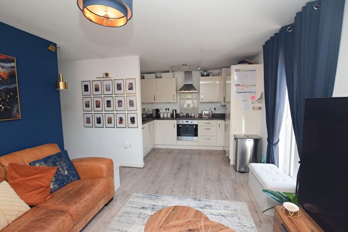 2 Bedroom Flat For Sale In Bloomfield Crescent, Doseley, TF4