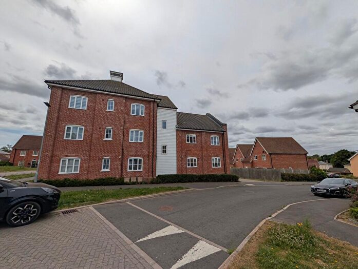 1 Bedroom Flat For Sale In Warren Avenue, Saxmundham, IP17