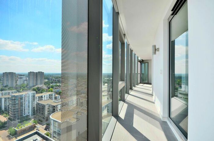 2 Bedroom Flat To Rent In Great West Quarter, Brentford, TW8