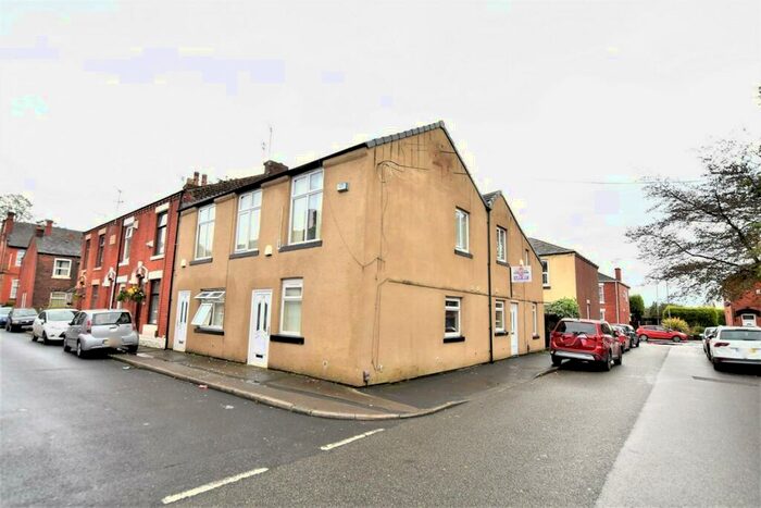 2 Bedroom Apartment To Rent In Cecil Street, Dukinfield, SK16