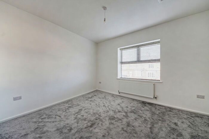 2 Bedroom Flat To Rent In Worrall Road, Sheffield, S6