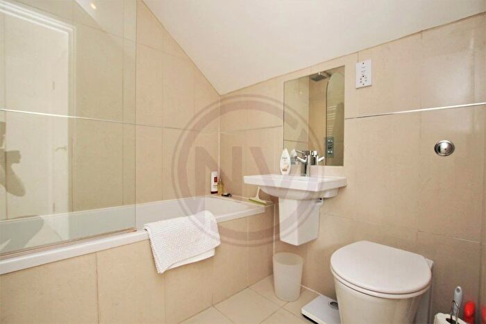 2 Bedroom Flat To Rent In Lancaster Road, London, N4