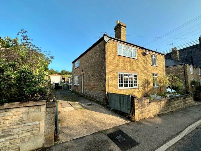 2 Bedroom Semi-Detached House To Rent In High Street, Little Bytham, NG33