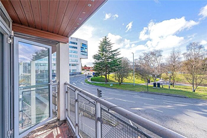 1 Bedroom Apartment For Sale In Kelvin Gate, Bracknell, Berkshire, RG12
