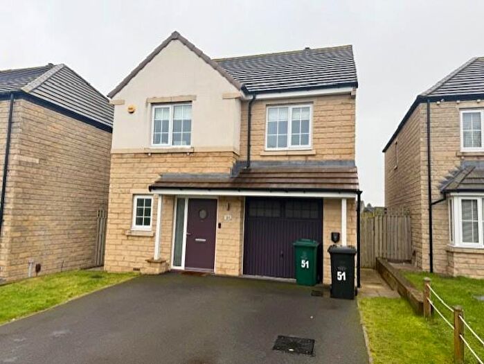 4 Bedroom Detached House For Sale In Sandhill Fold, Idle, Bradford, BD10