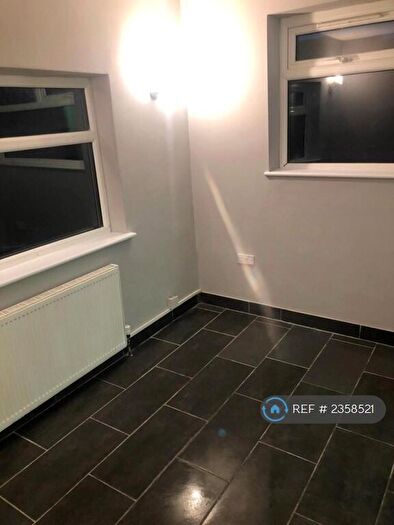 1 Bedroom Flat To Rent In The Meadow Way, Harrow, HA3