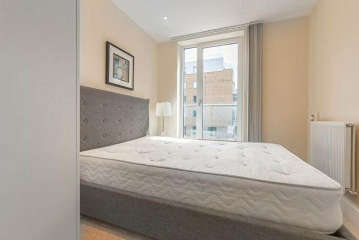 2 Bedroom Apartment To Rent In Elite House, Limehouse, E14