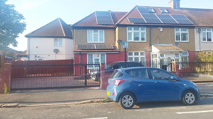 1 Bedroom Property To Rent In Sycamore Avenue, London, W5