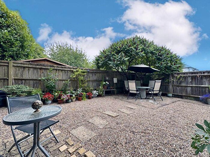 1 Bedroom Flat For Sale In Swains Lane, Flackwell Heath, HP10