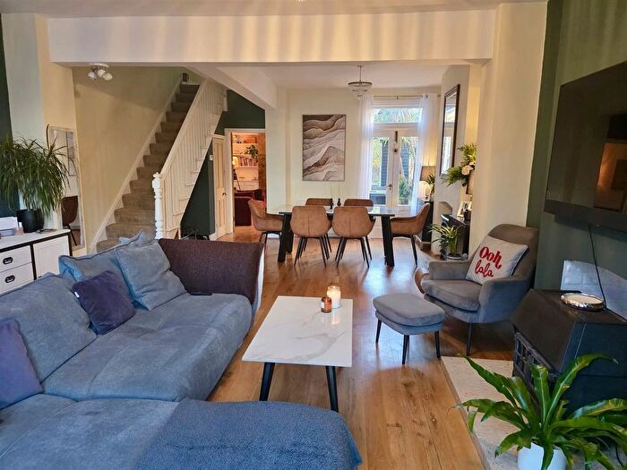 3 Bedroom Terraced House To Rent In Leigh-On-Sea, Essex, SS9