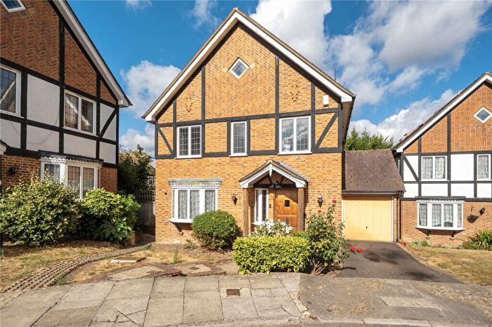 5 Bedroom Detached House To Rent In Mountington Park Close, Harrow, HA3
