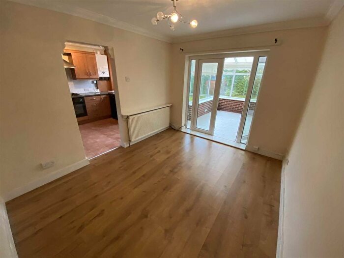 3 Bedroom Semi-Detached House To Rent In Bow Lane, Bowdon, WA14
