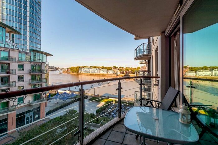 2 Bedroom Flat To Rent In St George Wharf, Vauxhall, London, SW8