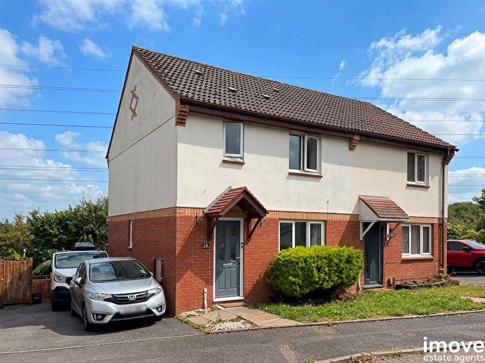 3 Bedroom Semi Detached House For Sale In Kingfisher Close, Torquay, TQ2