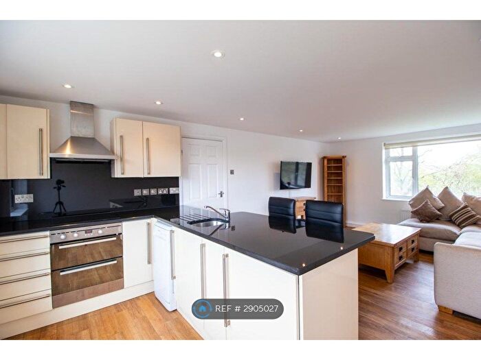 3 Bedroom Flat To Rent In Cuffley, Potters Bar, EN6