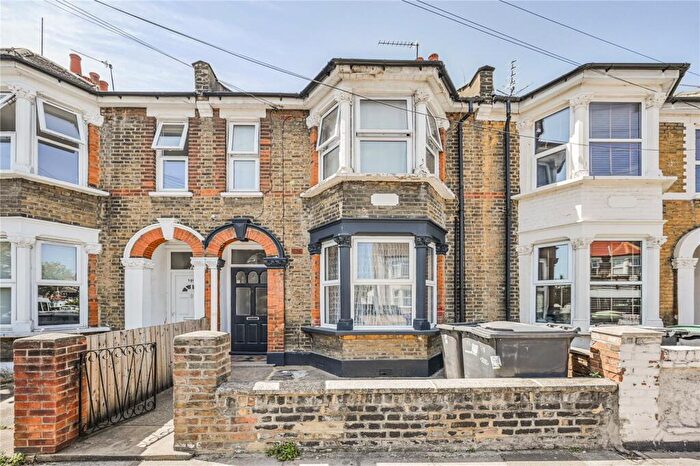 1 Bedroom Apartment For Sale In Shelbourne Road, London, N17