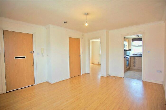 1 Bedroom Apartment To Rent In High Street, Barkingside, Ilford, Essex, IG6