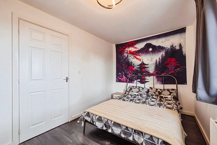 3 Bedroom End Of Terrace House For Sale In Myrtlebury Way, Exeter, Devon, EX1