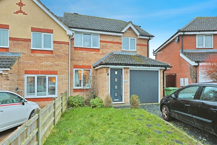 3 Bedroom Semi Detached House For Sale In Violet Way, Dereham, NR19