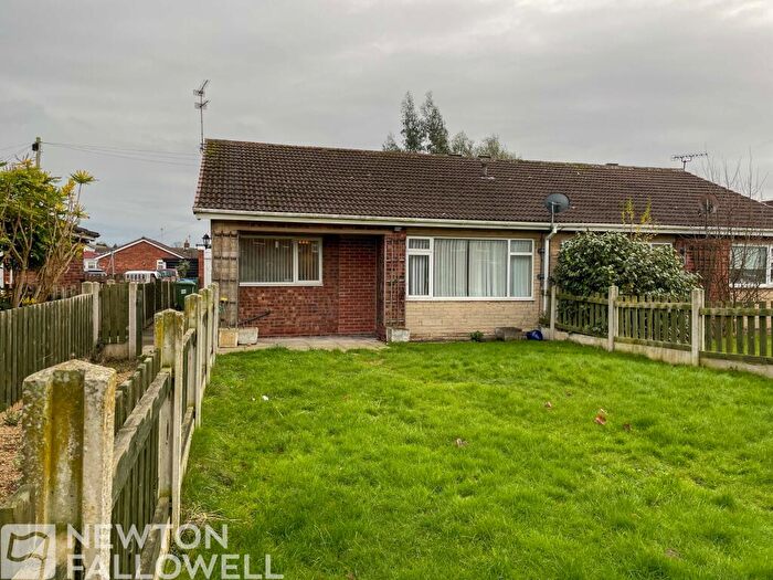 2 Bedroom Bungalow For Sale In West Walk, Retford, DN22