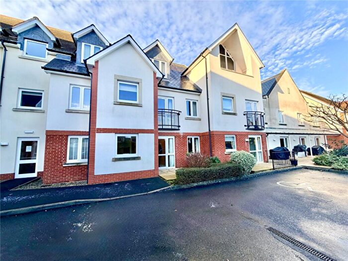 1 Bedroom Apartment For Sale In Avenue Road, Lymington, Hampshire, SO41