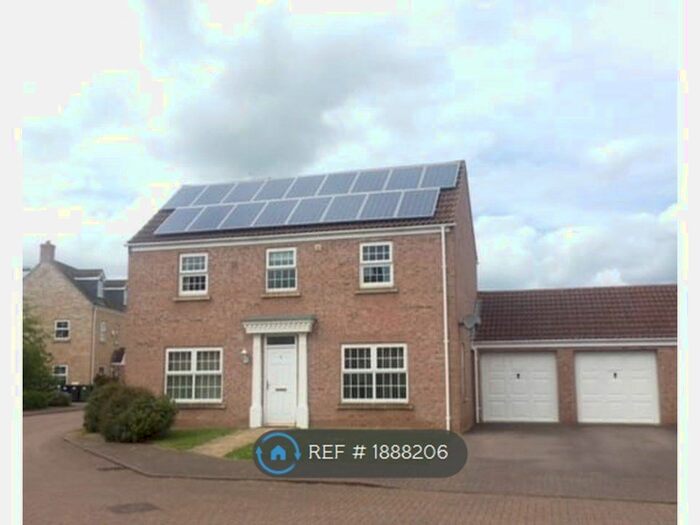 4 Bedroom Detached House To Rent In Jeffrey Drive, Sapley, Huntingdon, PE28