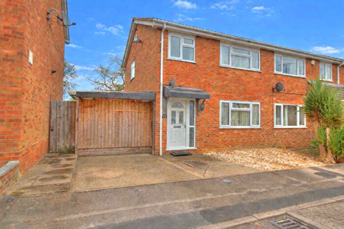 3 Bedroom Semi Detached House For Sale In Peebles Place, Milton Keynes, MK3