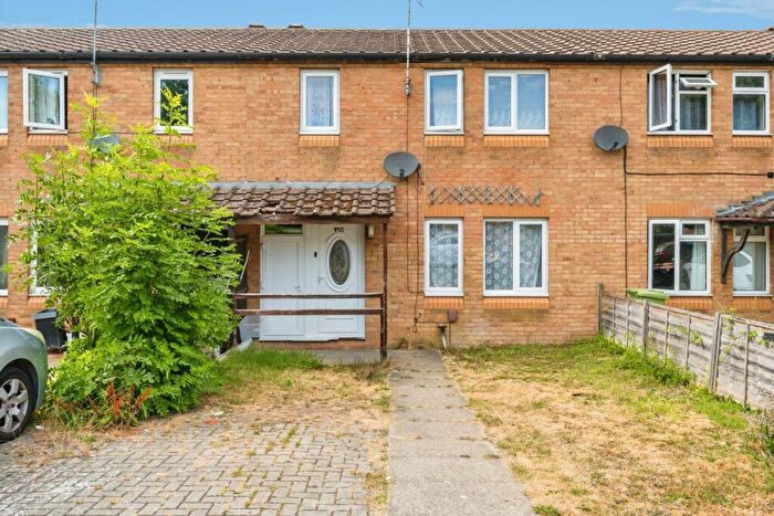 3 Bedroom Terraced House For Sale In Chapman Avenue, Downs Barn, Milton Keynes, Buckinghamshire, MK14