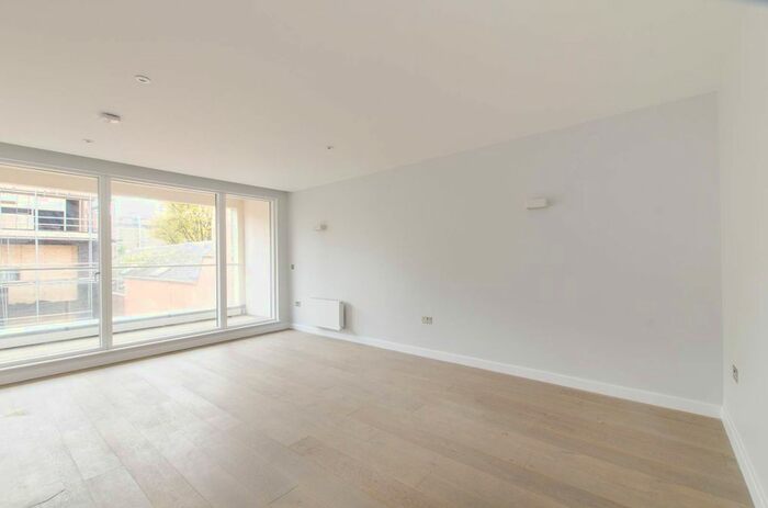 2 Bedroom Flat To Rent In Southern Row, Ladbroke Grove, London, W10