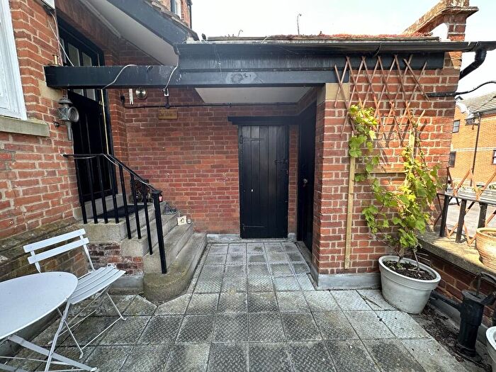 2 Bedroom Apartment For Sale In High Street, Biggleswade, SG18