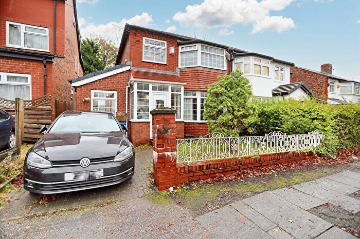 3 Bedroom Semi Detached House For Sale In Fairway, Prestwich, M25