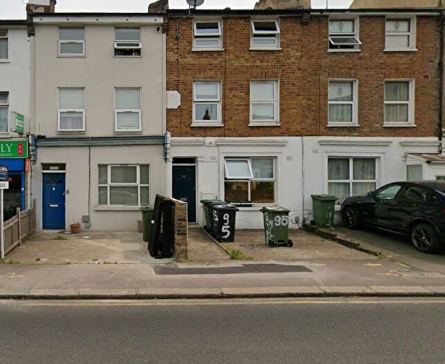 1 Bedroom Flat To Rent In Catford Hill, Catford, SE6