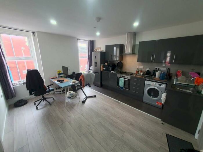 2 Bedroom House To Rent In Newfoundland Court, Newfoundland Road, Heath, CF14