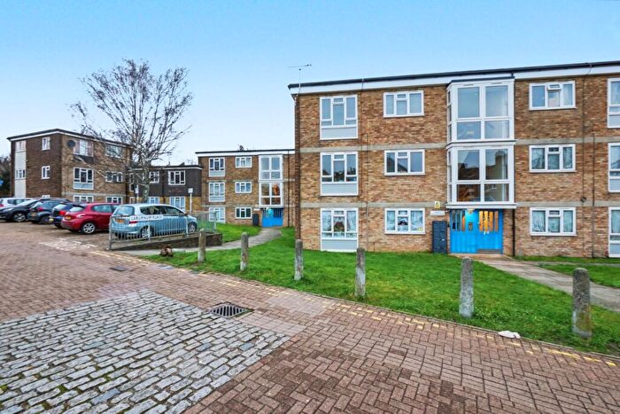 1 Bedroom Semi Detached House For Sale In Laburnum Place, Sittingbourne, Kent, ME10