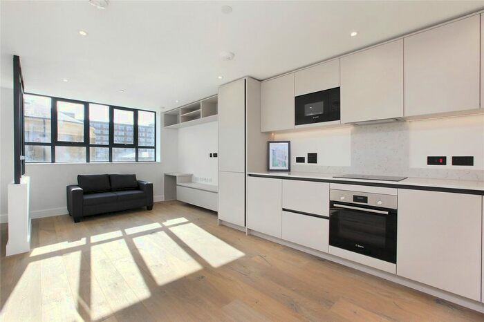 Studio To Rent In Balham High Road, Balham, SW12