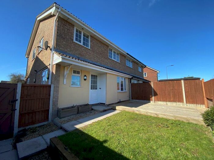 2 Bedroom Terraced House To Rent In Little Meadow, Bristol, BS32
