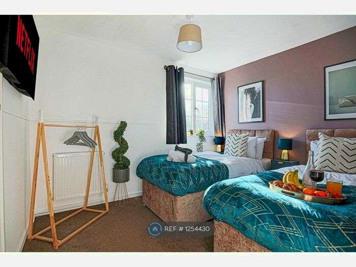 4 Bedroom Detached House To Rent In Petworth, Great Holm, Milton Keynes MK8