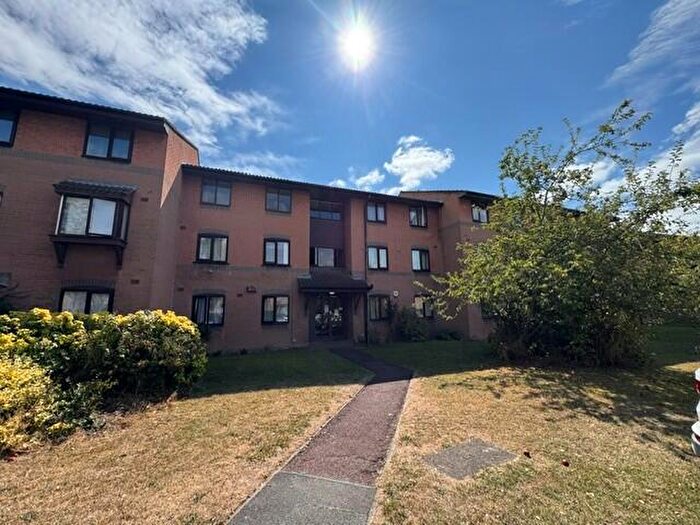 2 Bedroom Flat To Rent In Minster Court, City Centre, Liverpool, L7